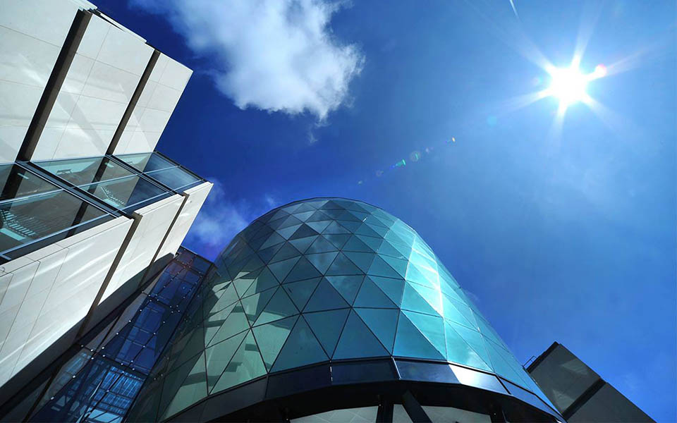 利兹贝克特大学